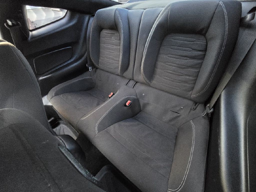 2017 Ford Mustang Image 28