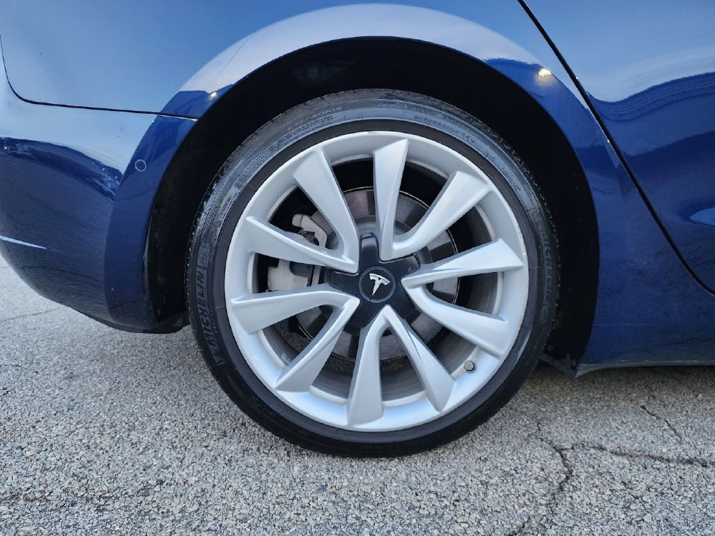 2018 Tesla Model 3 Image 20