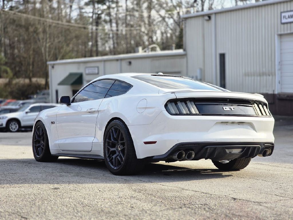 2017 Ford Mustang Image 5