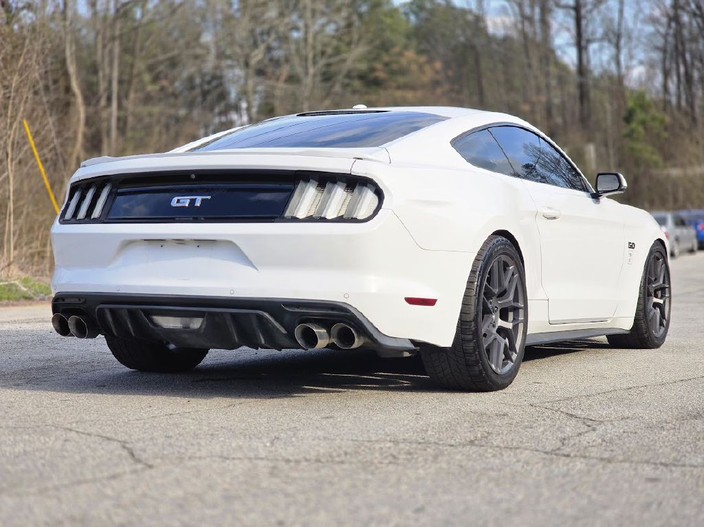 2017 Ford Mustang Image 9
