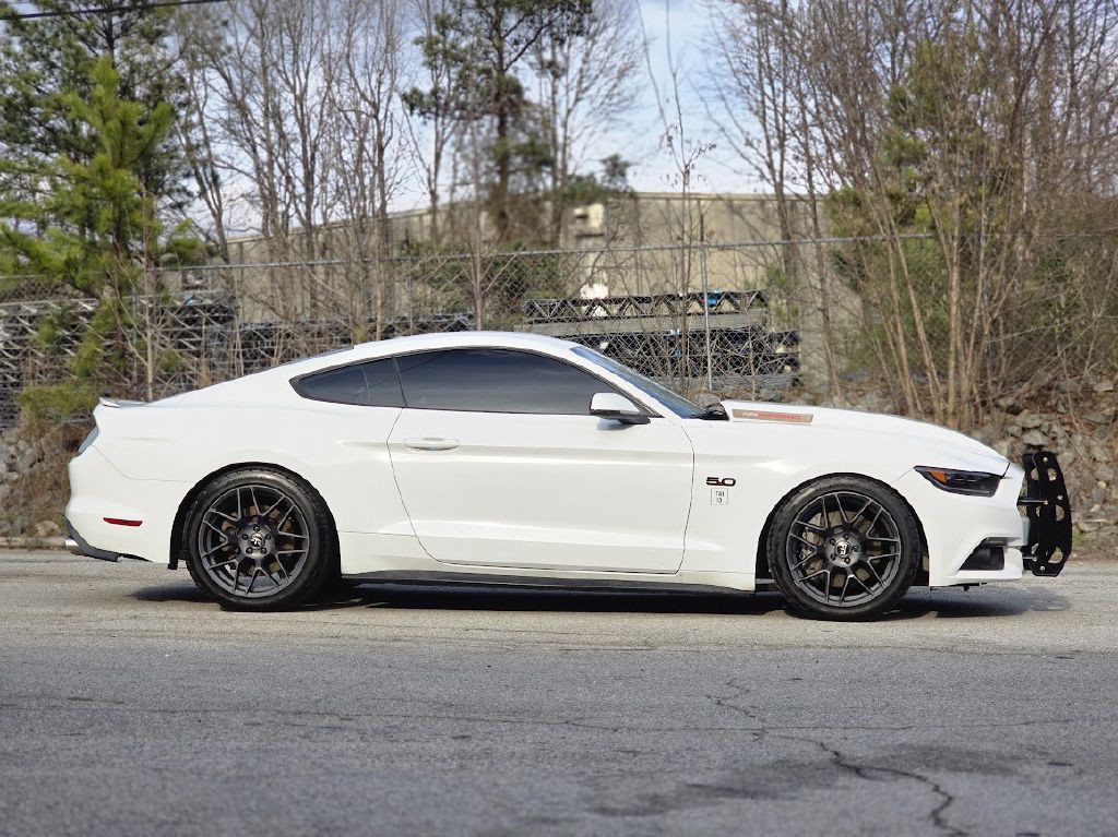2017 Ford Mustang Image 10