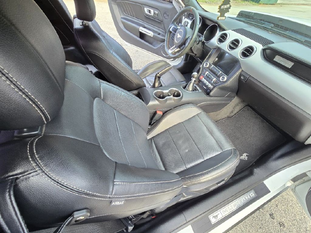 2017 Ford Mustang Image 29