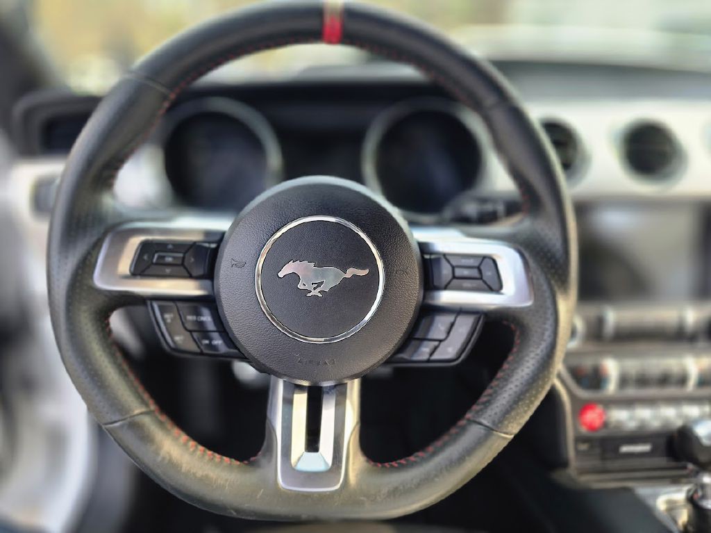 2017 Ford Mustang Image 35