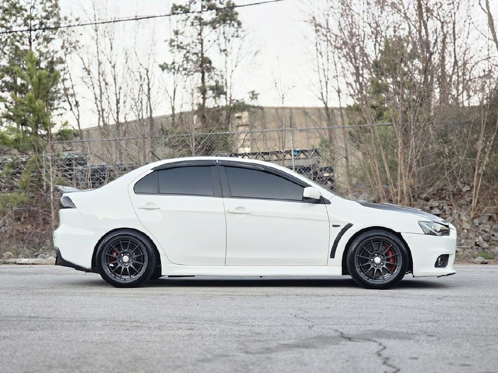 2013 Mitsubishi Lancer Image 6