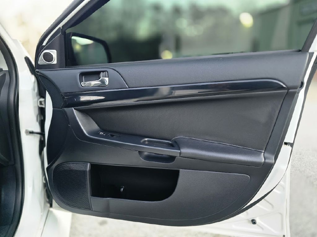 2013 Mitsubishi Lancer Image 26