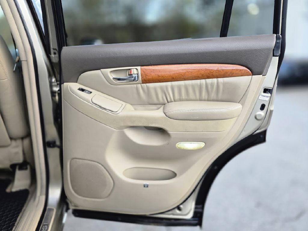 2005 Lexus GX 470 Image 36