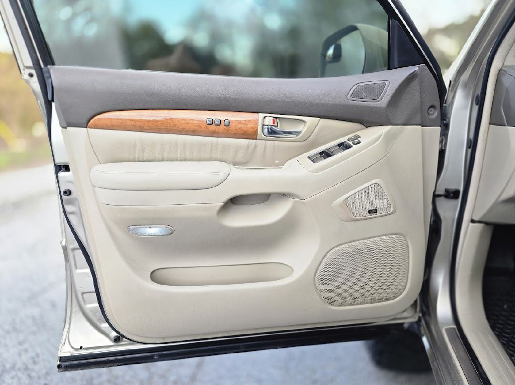 2005 Lexus GX 470 Image 39