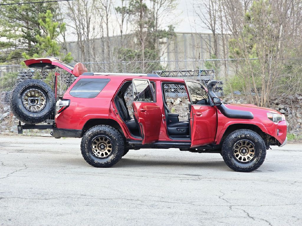 2016 Toyota 4Runner Image 17