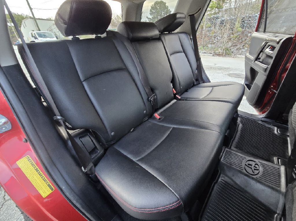 2016 Toyota 4Runner Image 24