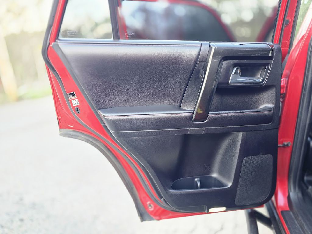 2016 Toyota 4Runner Image 31