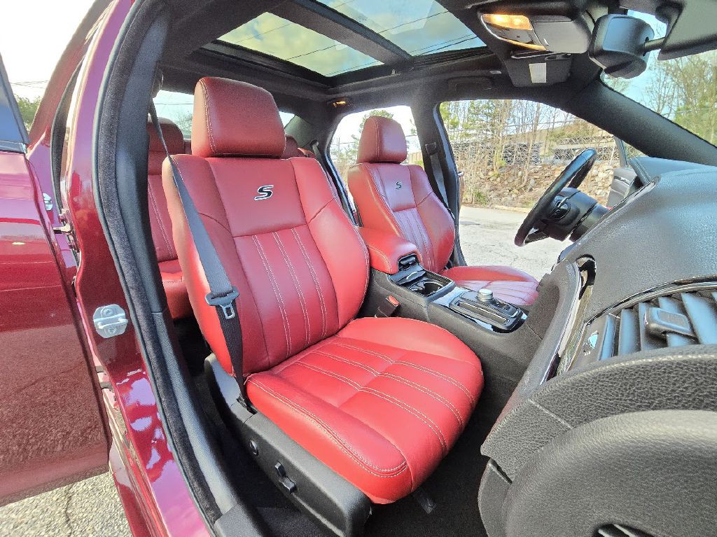 2020 Chrysler 300 Image 2