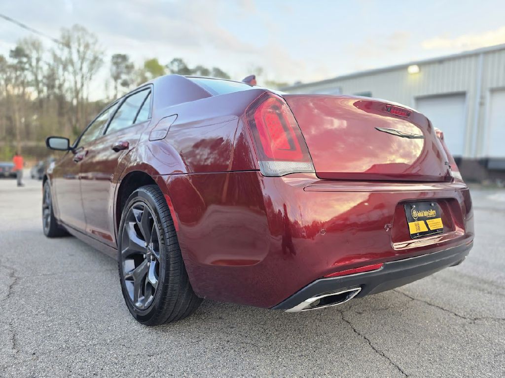 2020 Chrysler 300 Image 8