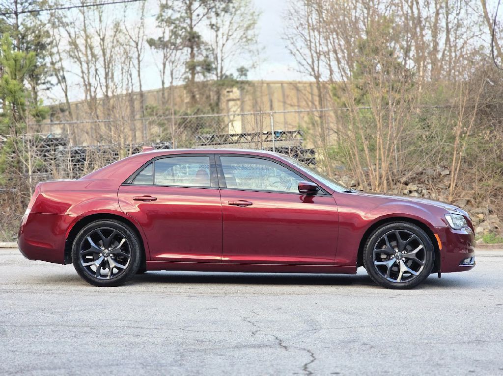 2020 Chrysler 300 Image 12