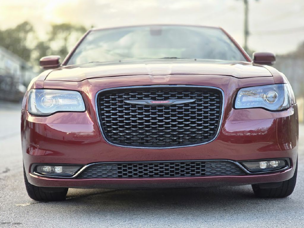 2020 Chrysler 300 Image 16