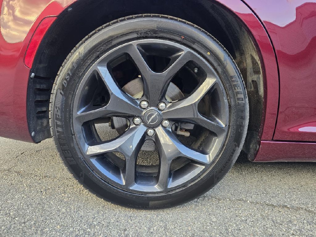 2020 Chrysler 300 Image 20