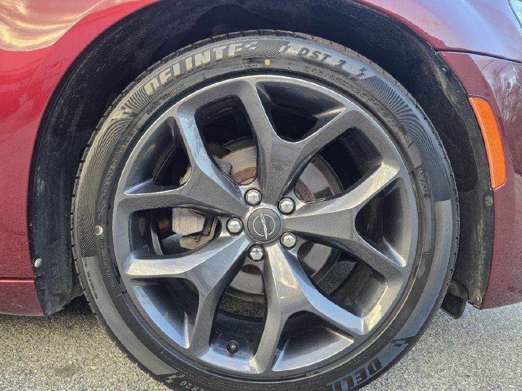 2020 Chrysler 300 Image 21