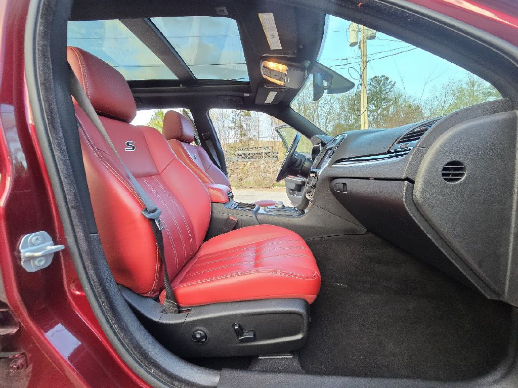 2020 Chrysler 300 Image 24