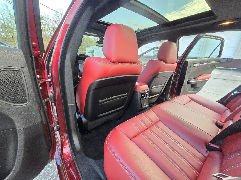 2020 Chrysler 300 Image 28