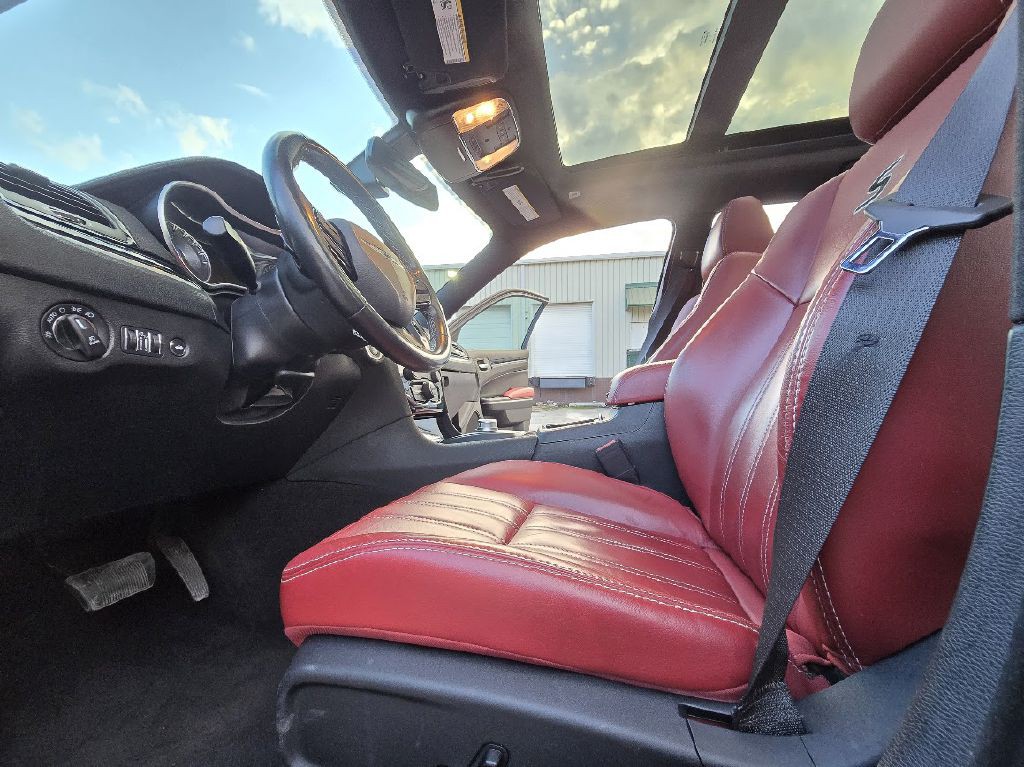 2020 Chrysler 300 Image 31