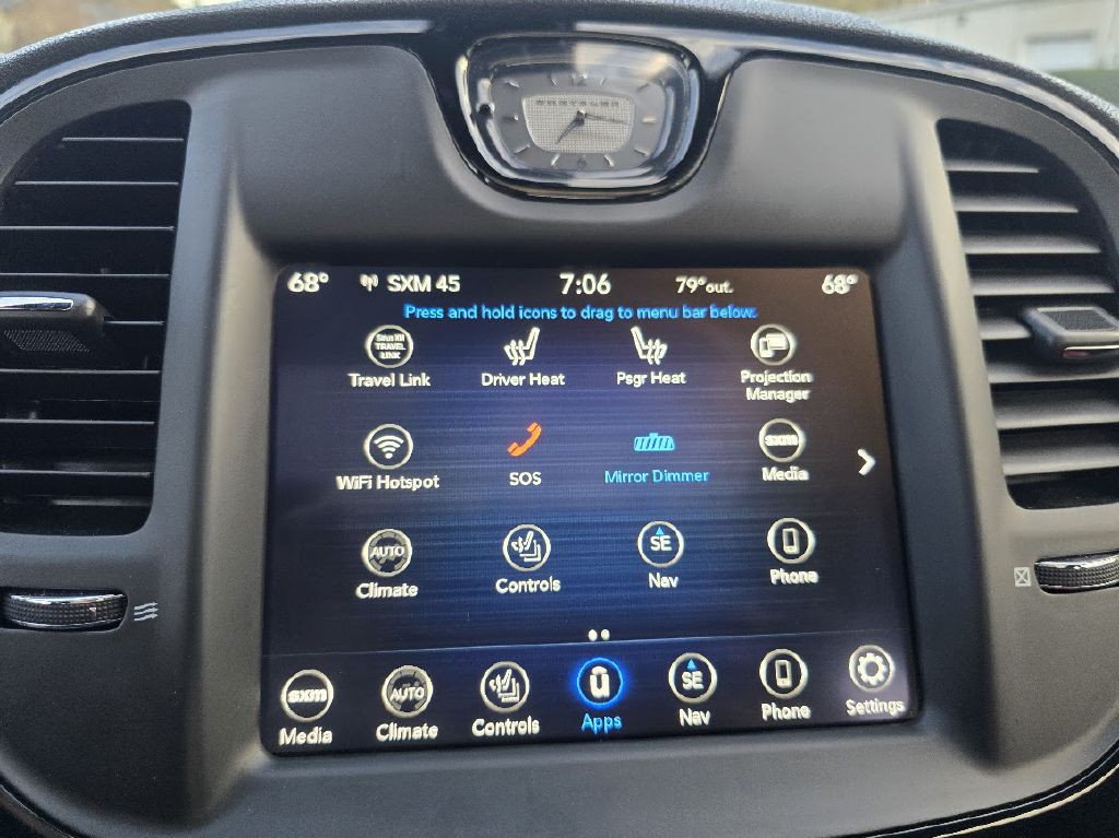 2020 Chrysler 300 Image 40