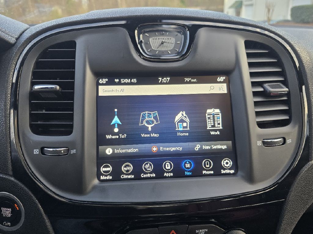 2020 Chrysler 300 Image 41