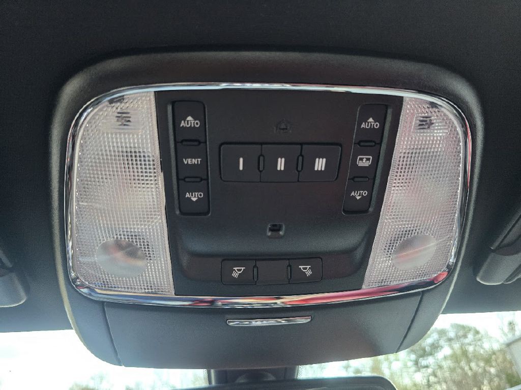 2020 Chrysler 300 Image 44