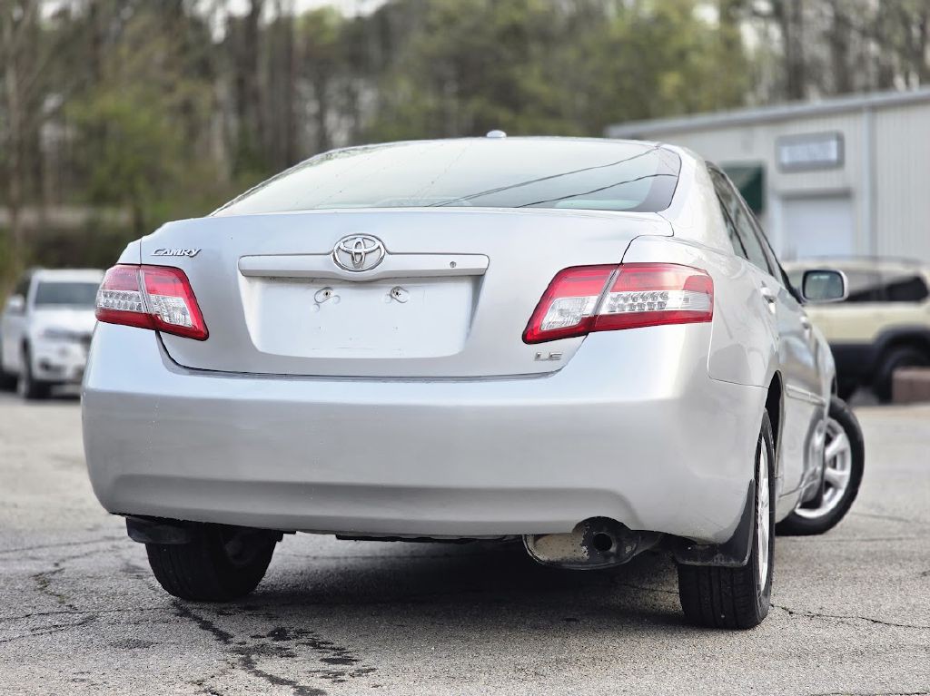 2011 Toyota Camry Image 3