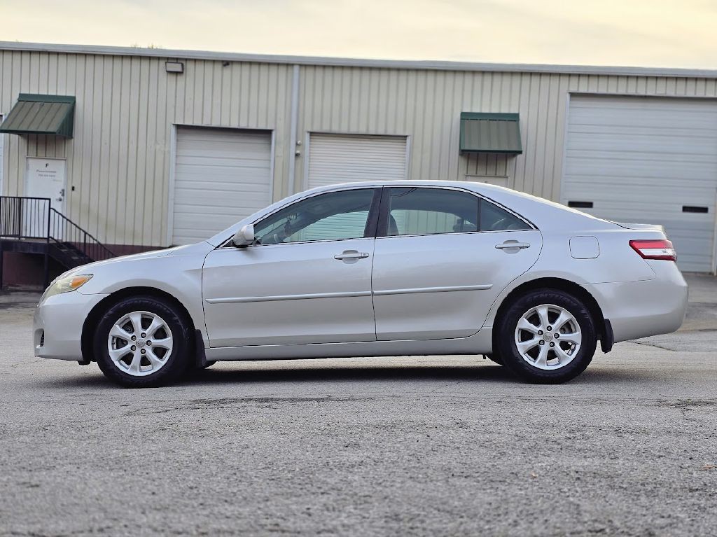 2011 Toyota Camry Image 4