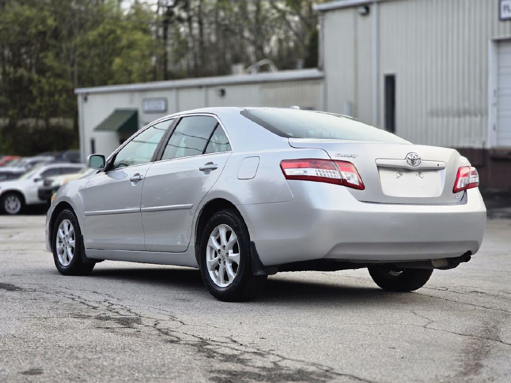 2011 Toyota Camry Image 5