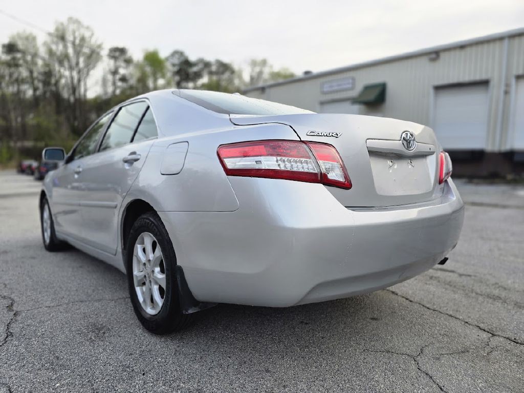 2011 Toyota Camry Image 6