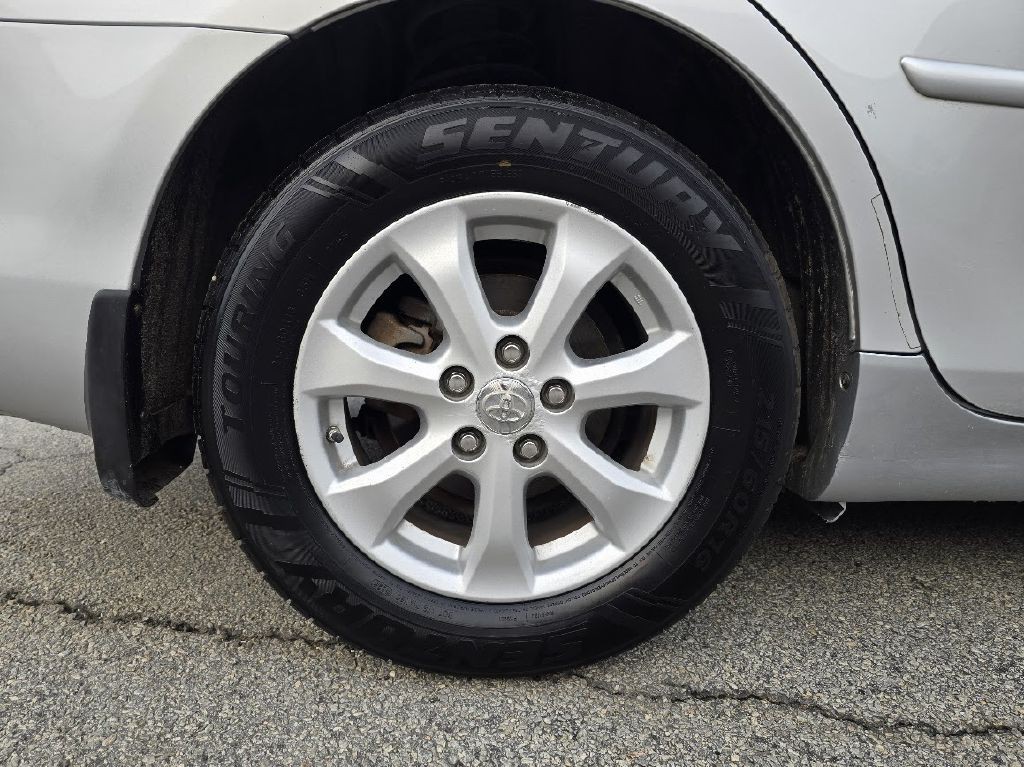 2011 Toyota Camry Image 16