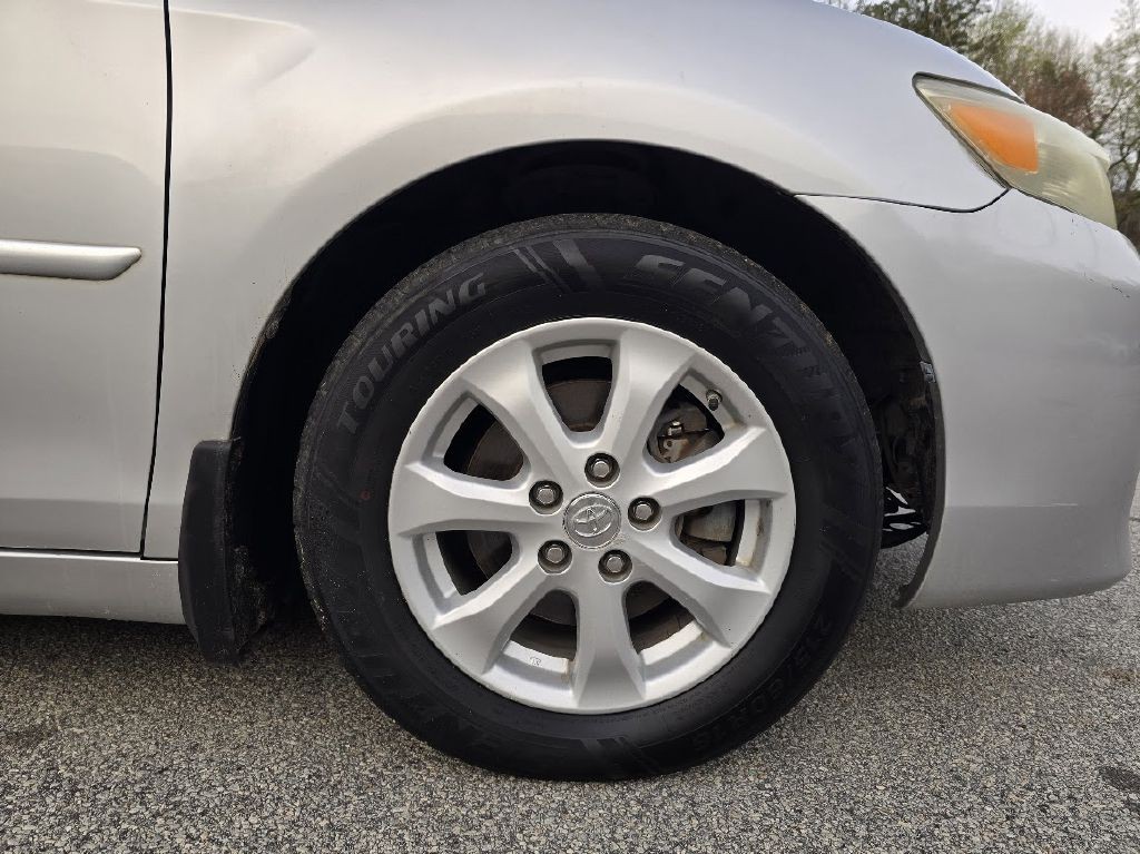 2011 Toyota Camry Image 17