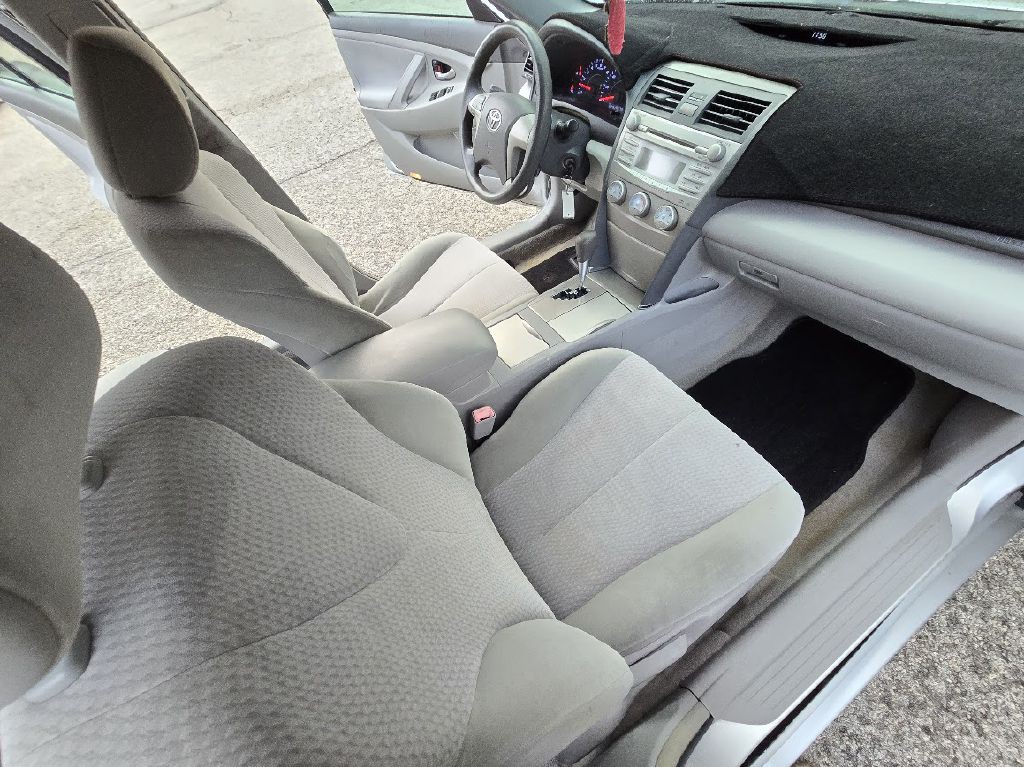 2011 Toyota Camry Image 19