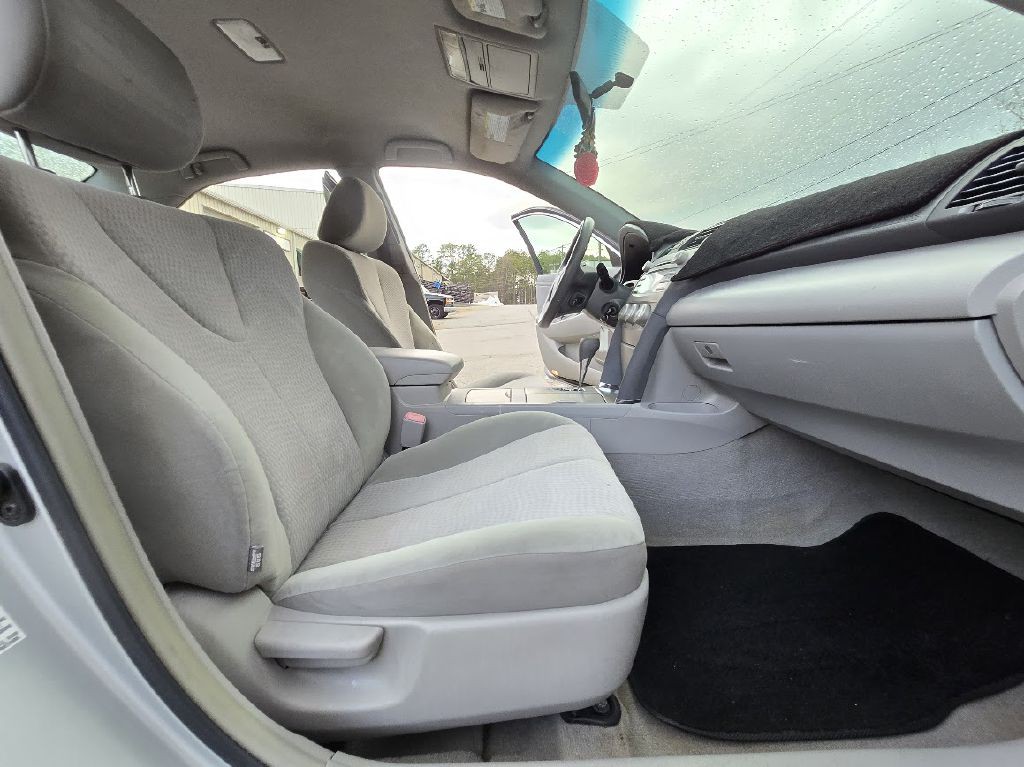 2011 Toyota Camry Image 20