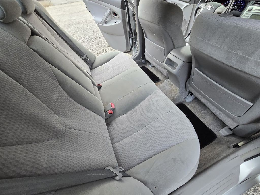 2011 Toyota Camry Image 22