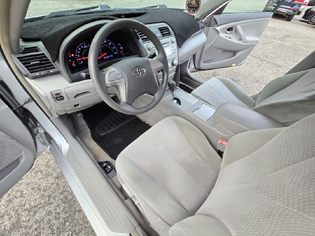 2011 Toyota Camry Image 24
