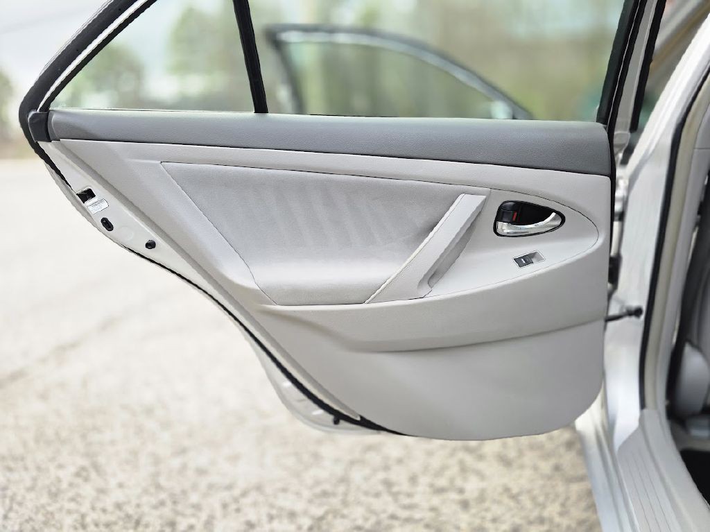 2011 Toyota Camry Image 28