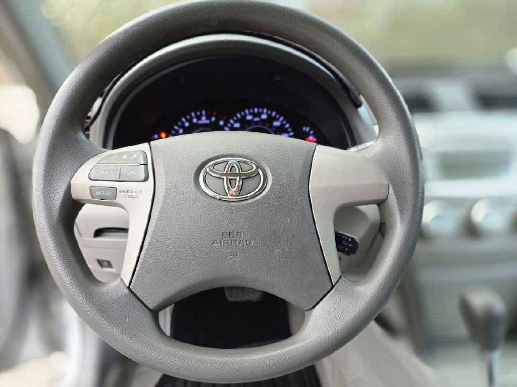 2011 Toyota Camry Image 30
