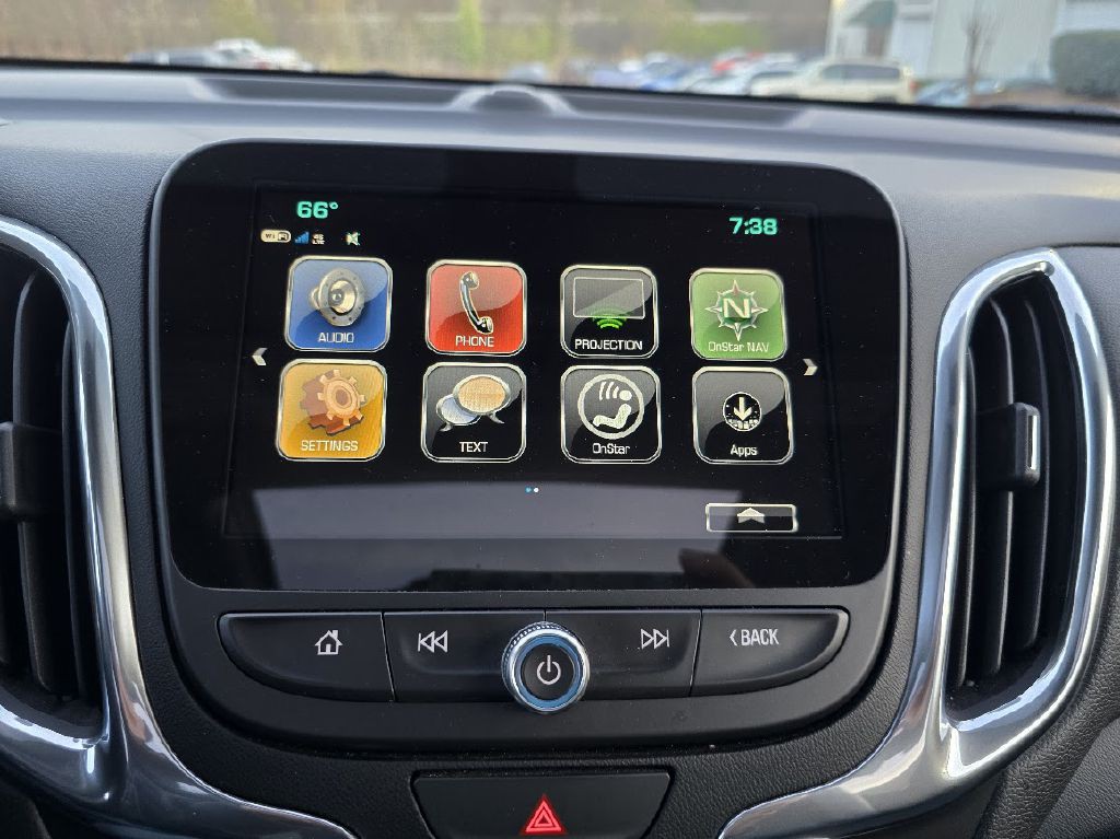 2018 Chevrolet Equinox Image 32