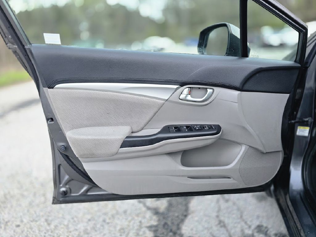 2013 Honda Civic Image 24