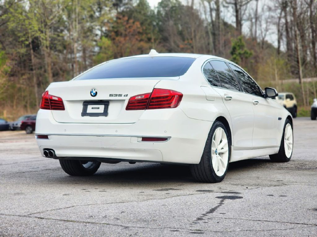 2014 BMW 5 Series Image 9