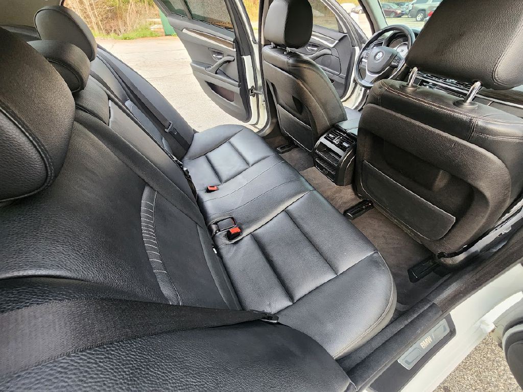 2014 BMW 5 Series Image 16