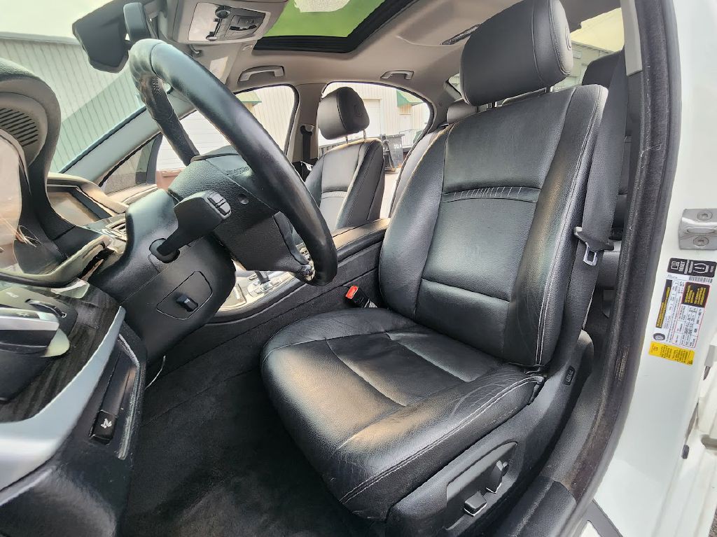 2014 BMW 5 Series Image 21