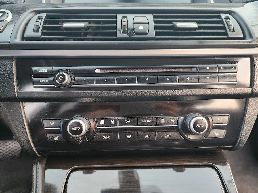 2014 BMW 5 Series Image 28