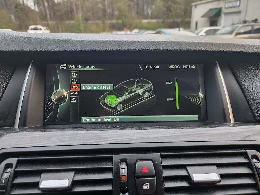 2014 BMW 5 Series Image 32