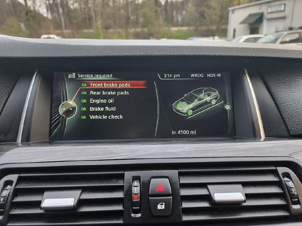 2014 BMW 5 Series Image 33