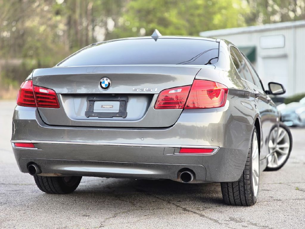 2014 BMW 5 Series Image 2