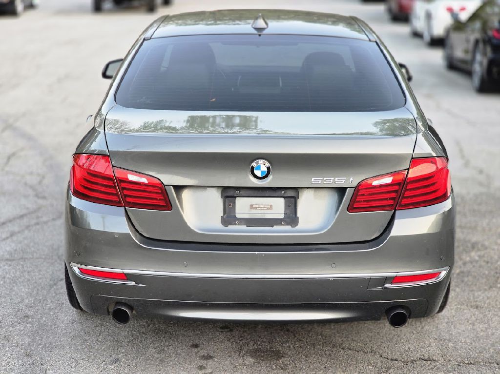 2014 BMW 5 Series Image 8