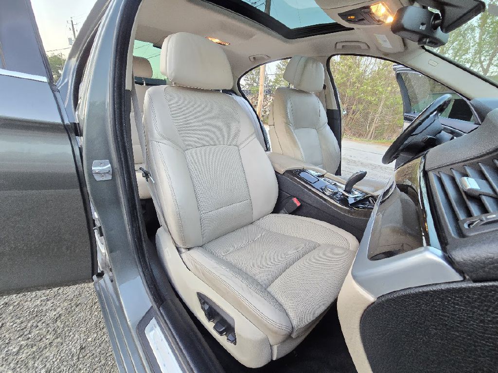 2014 BMW 5 Series Image 17