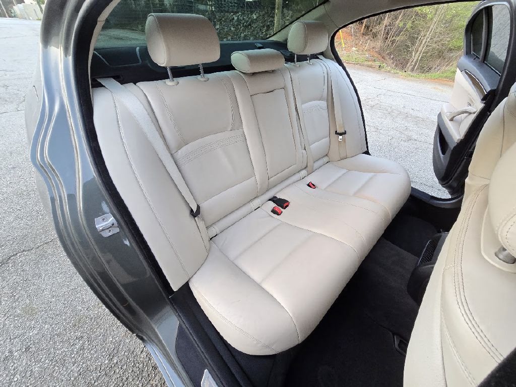 2014 BMW 5 Series Image 19